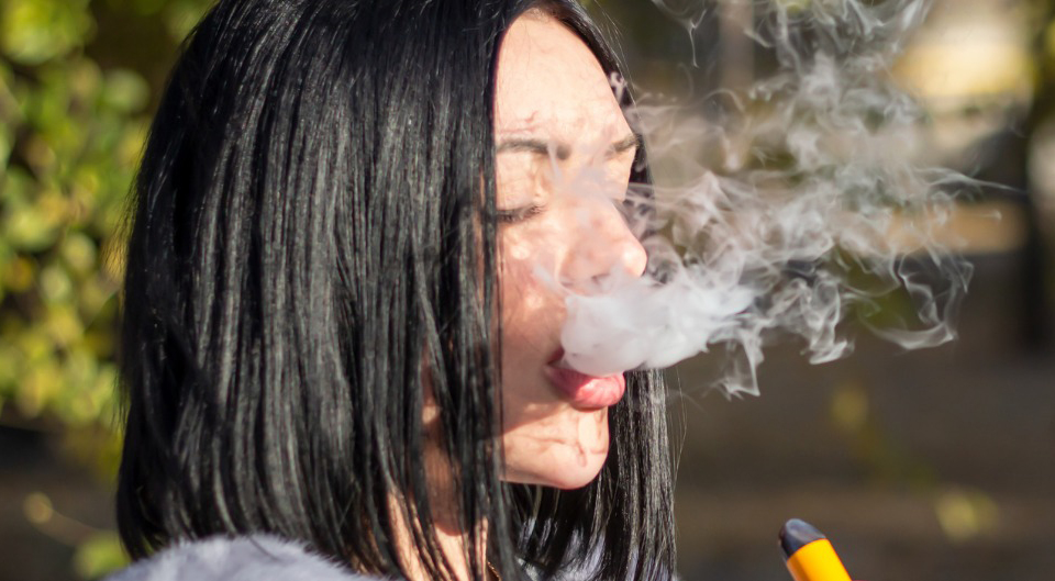 E-cigarettes and oral health.jpg